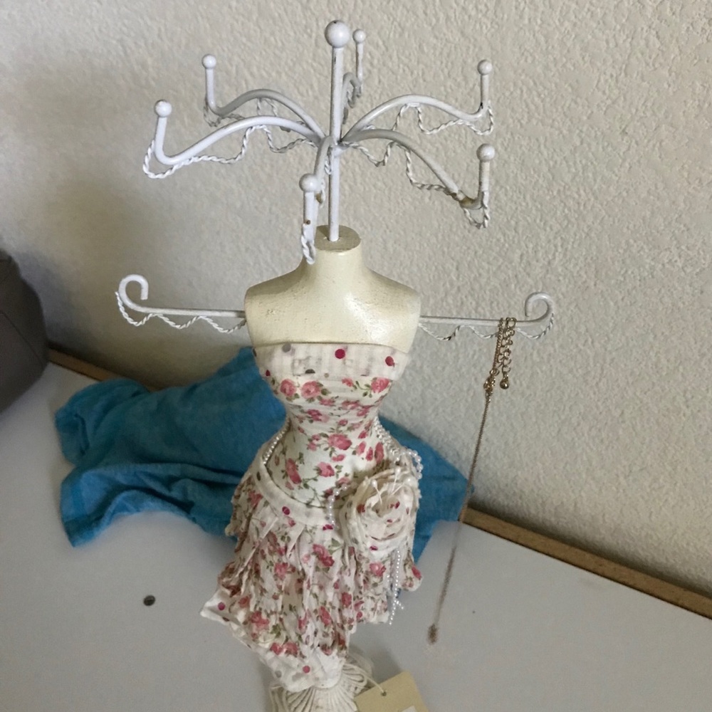 Mannequin torso x hang Jewelry size 13” T
